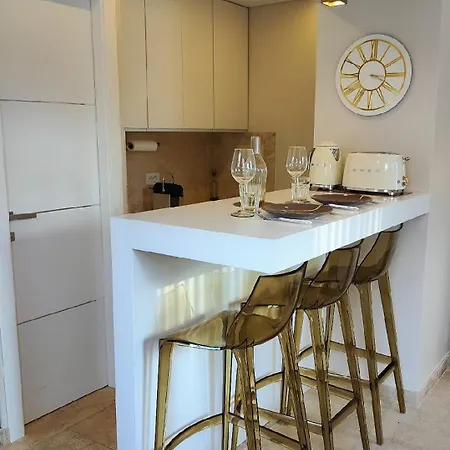 Daire Climatise, Terrasse, Parking Prive, 50m De La