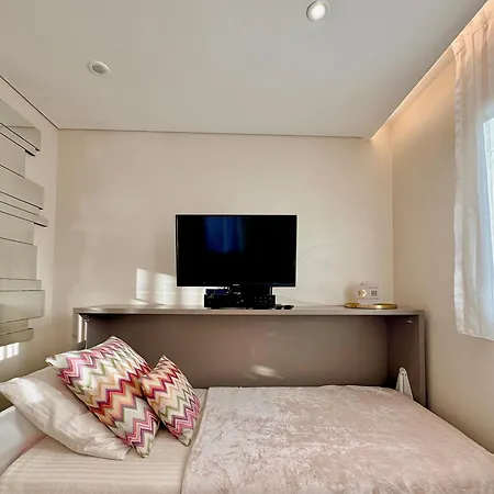 Climatise, Terrasse, Parking Prive, 50m De La