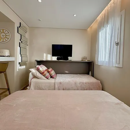 Daire Climatise, Terrasse, Parking Prive, 50m De La Saint-Tropez