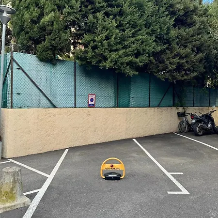 Διαμέρισμα Climatise, Terrasse, Parking Prive, 50m De La *
