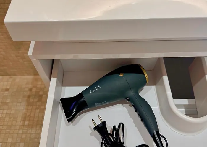 公寓 Climatise, Terrasse, Parking Prive, 50m De La 圣特罗佩