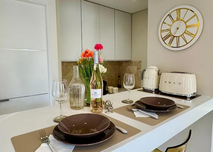 Climatise, Terrasse, Parking Prive, 50m De La *