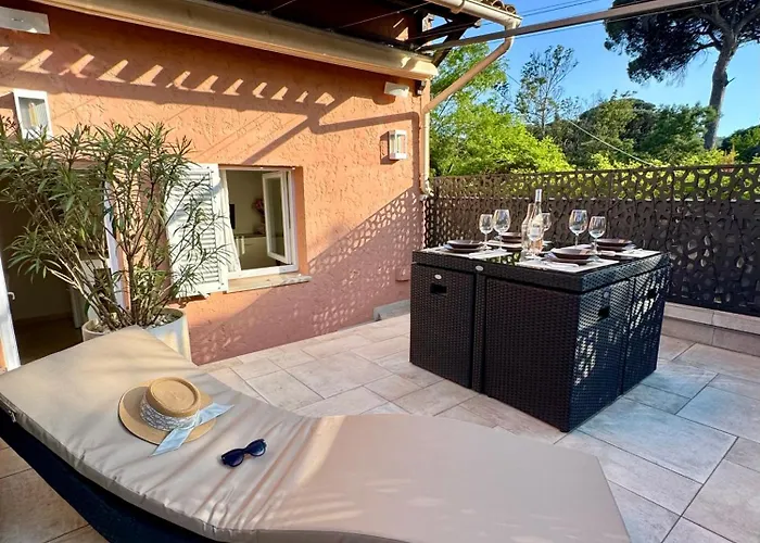 Climatise, Terrasse, Parking Prive, 50m De La 圣特罗佩