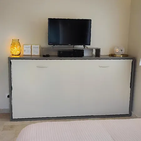 Appartement Climatise, Terrasse, Parking Prive, 50m De La *