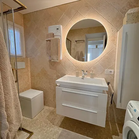 Climatise, Terrasse, Parking Prive, 50m De La Appartement *