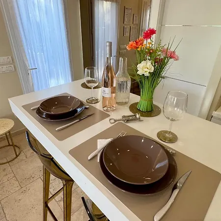 Апартаменты Climatise, Terrasse, Parking Prive, 50m De La Сен-Тропе