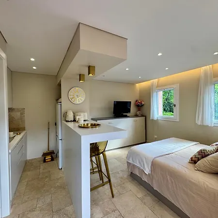 Climatise, Terrasse, Parking Prive, 50m De La Сен-Тропе