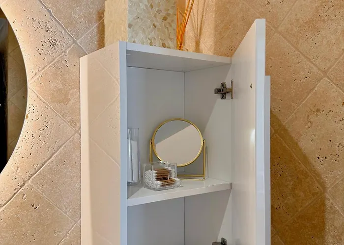 Climatise, Terrasse, Parking Prive, 50m De La